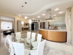 Оренда! Будинку преміум класу з більярдною, сауною і розарієм, 478 м² фото 4 Оренда! Будинку преміум класу з більярдною, сауною і розарієм, 478 м² фото 4