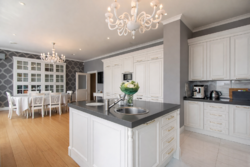 �� ������� ��������� 10000�� 400� + ������� 200�2(�� �������������) ���� 5