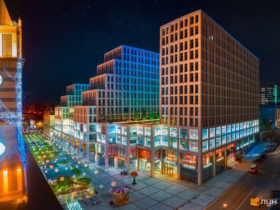  Cascade Plaza 
