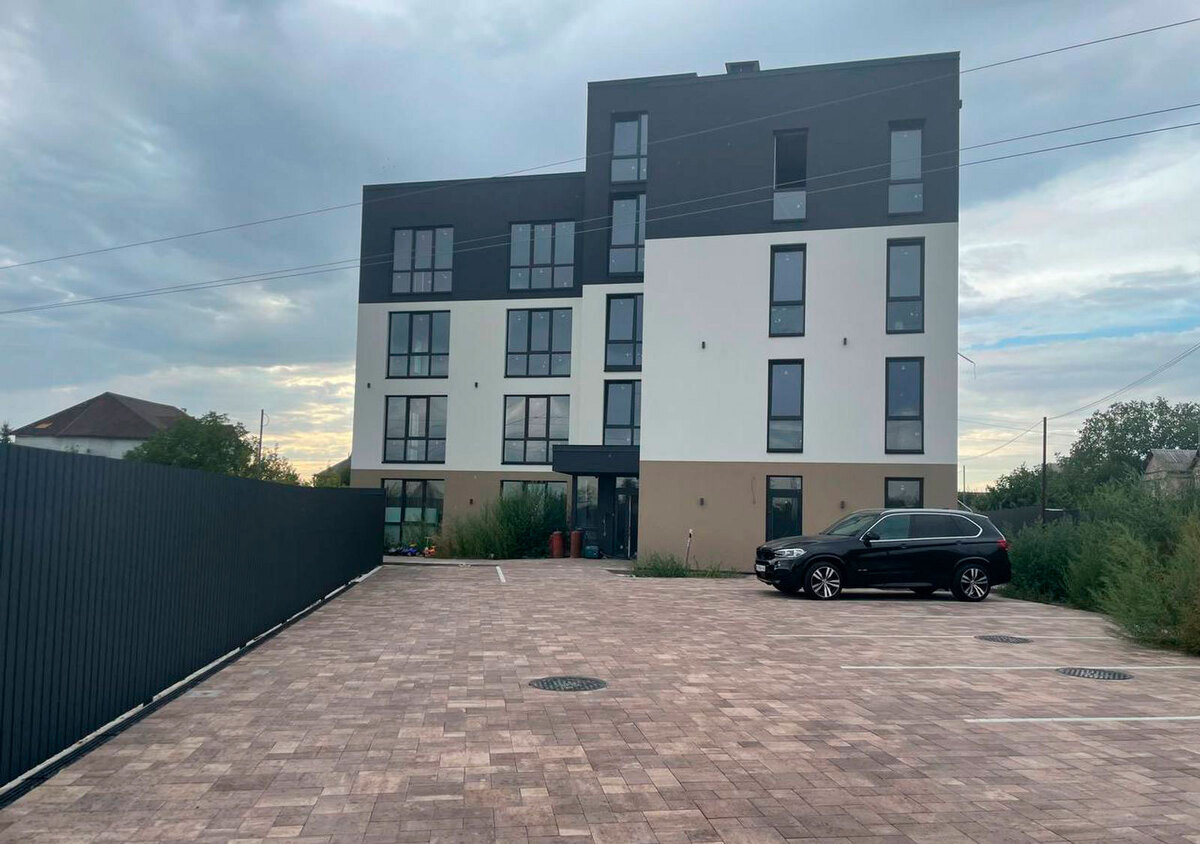 B-House ����