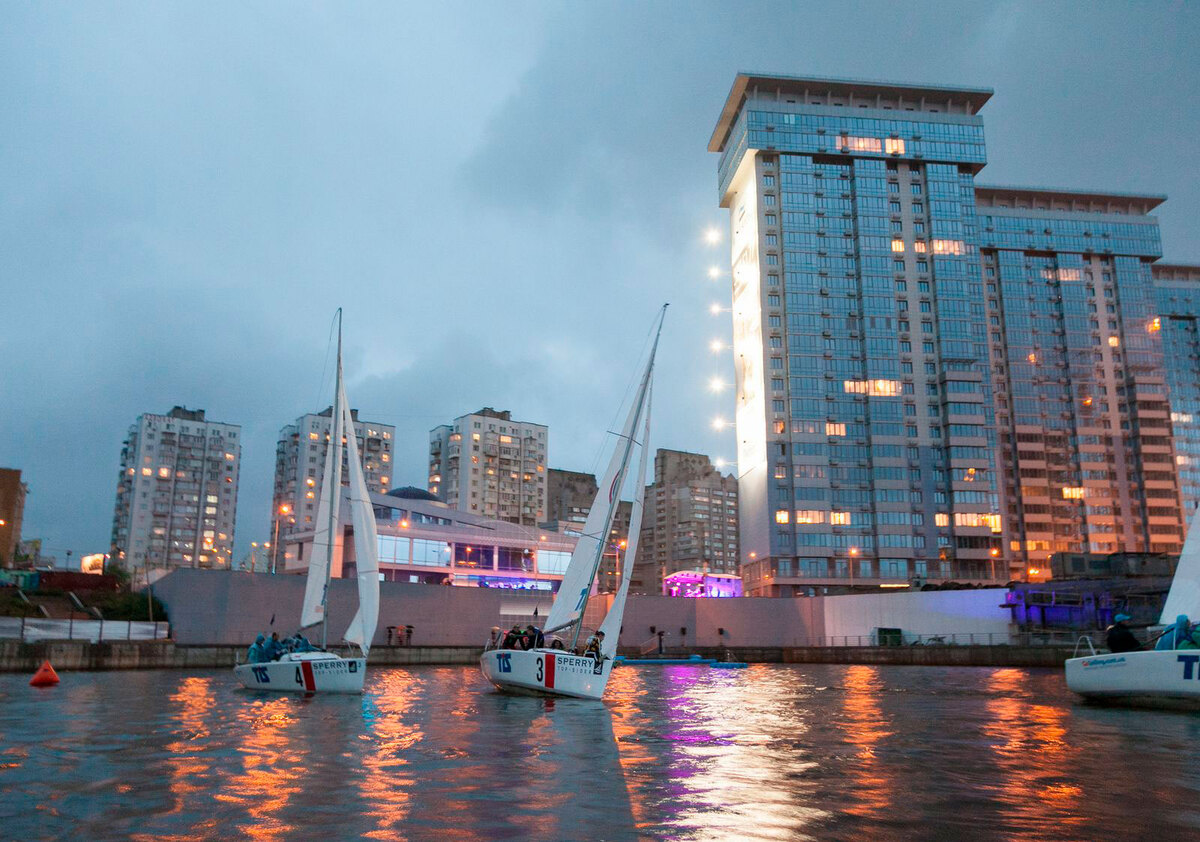 River Stone ����