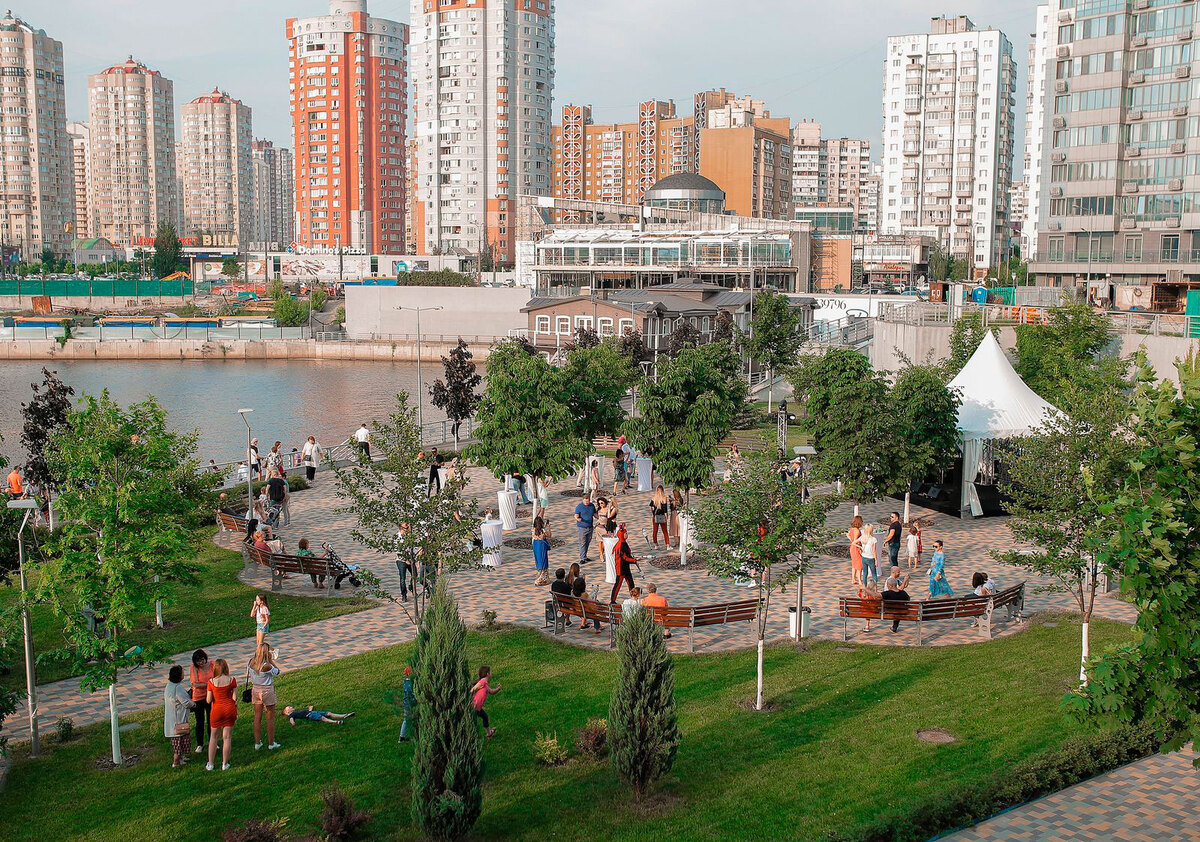 River Stone ����