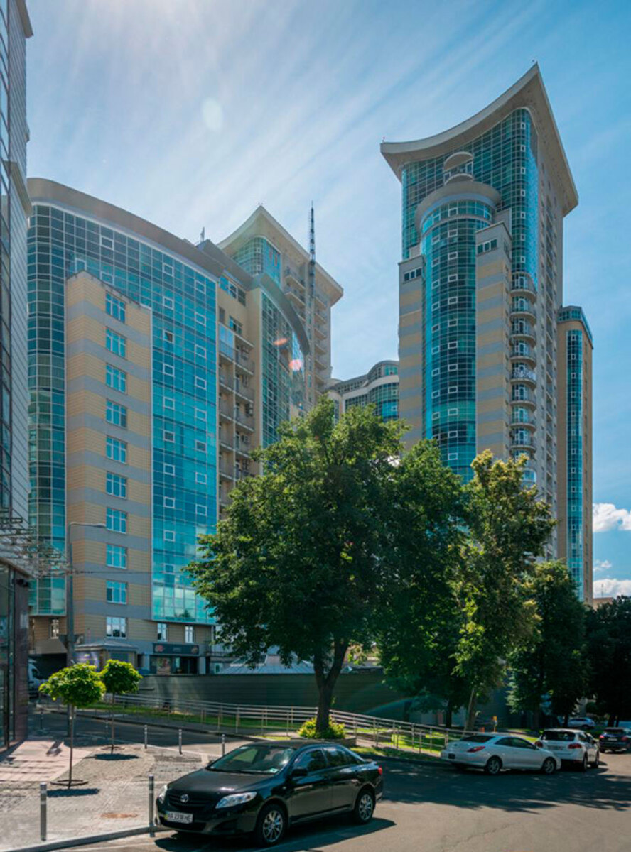 ����� ����