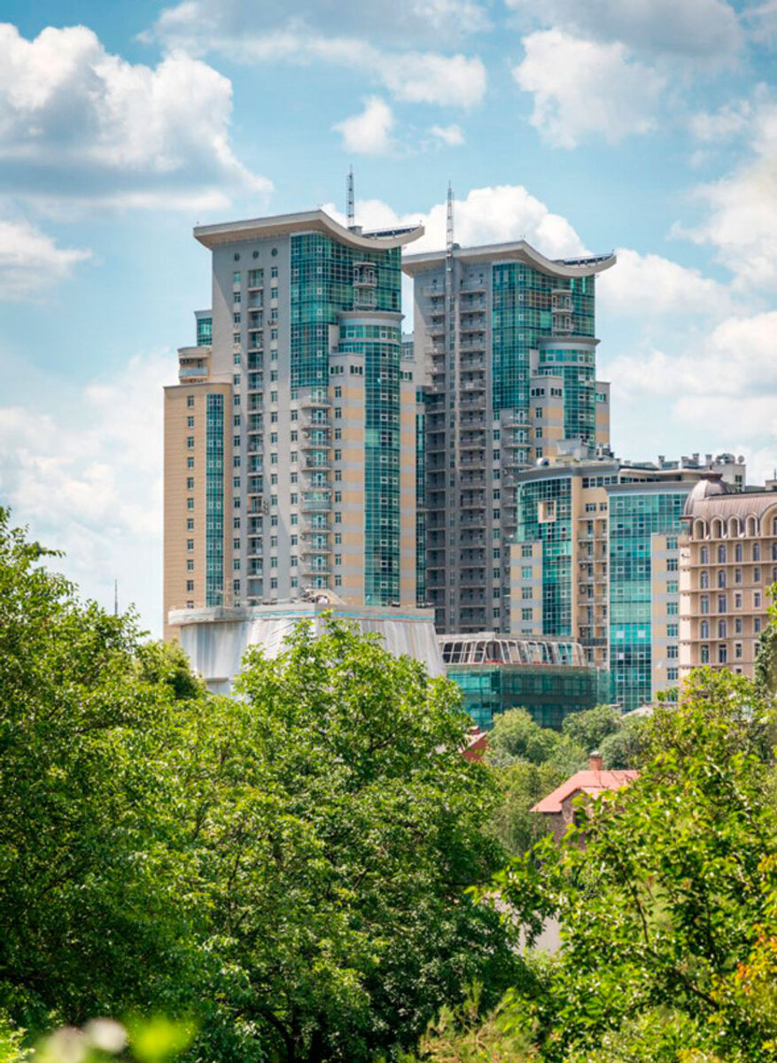 ����� ����