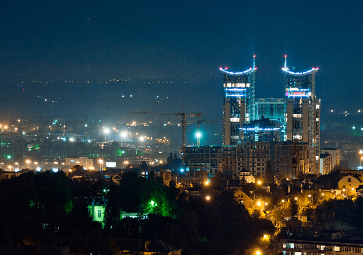 ����� ����