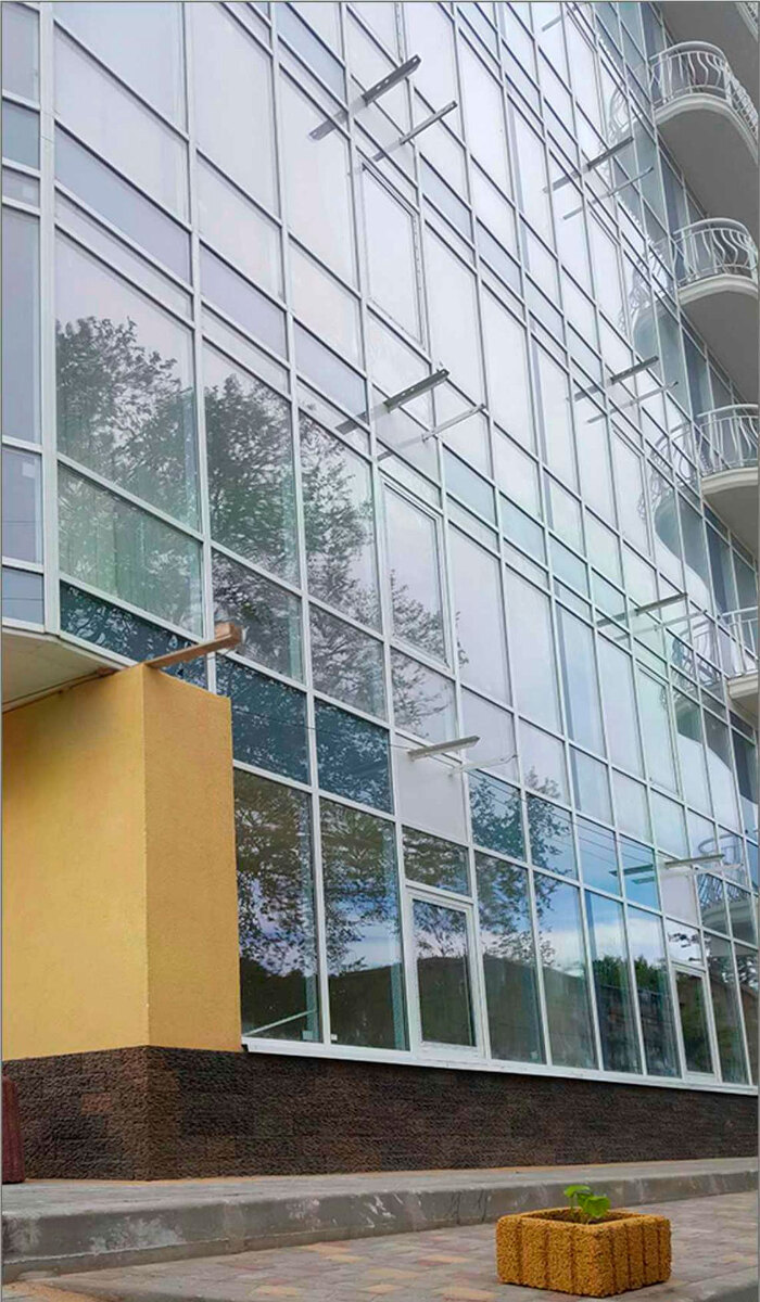 ����� ����