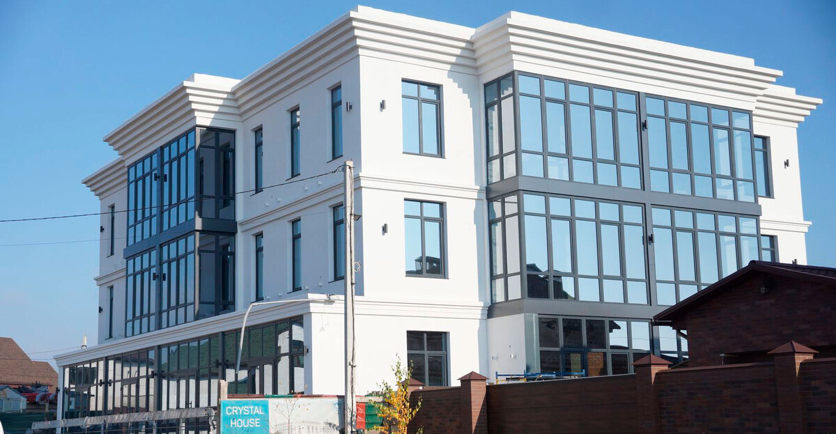 Crystal House ����