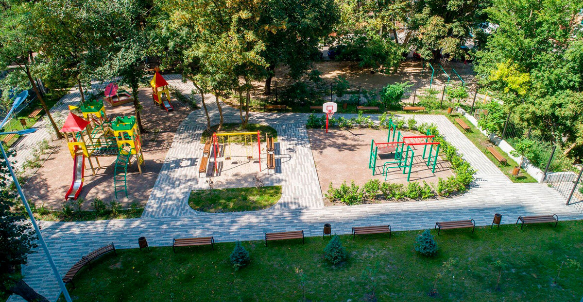 ����� ����